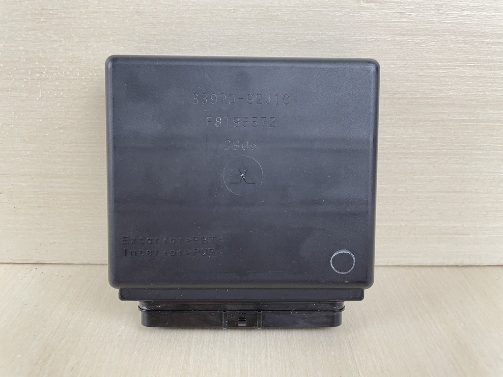 2003 Johnson Suzuki 140HP DF140 4 Stroke Engine Control Unit ECU 33920-92J10