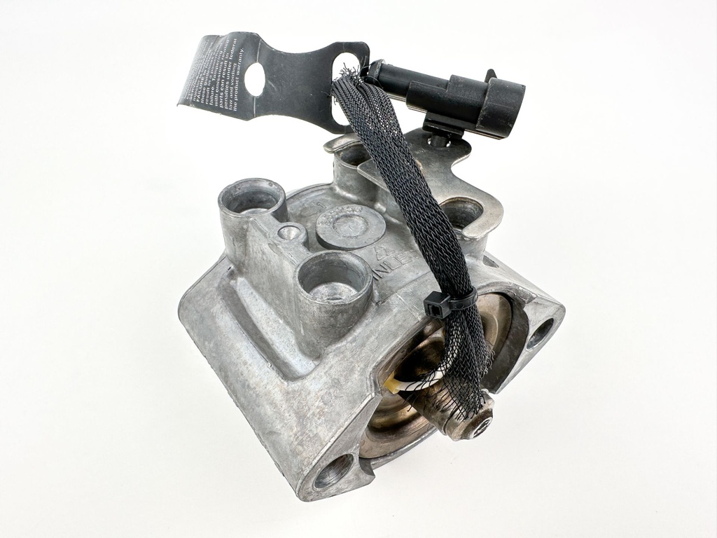 2008 Evinrude 250 HP 2 Stroke Etec Port Side Fuel Injector 5007585 OEM