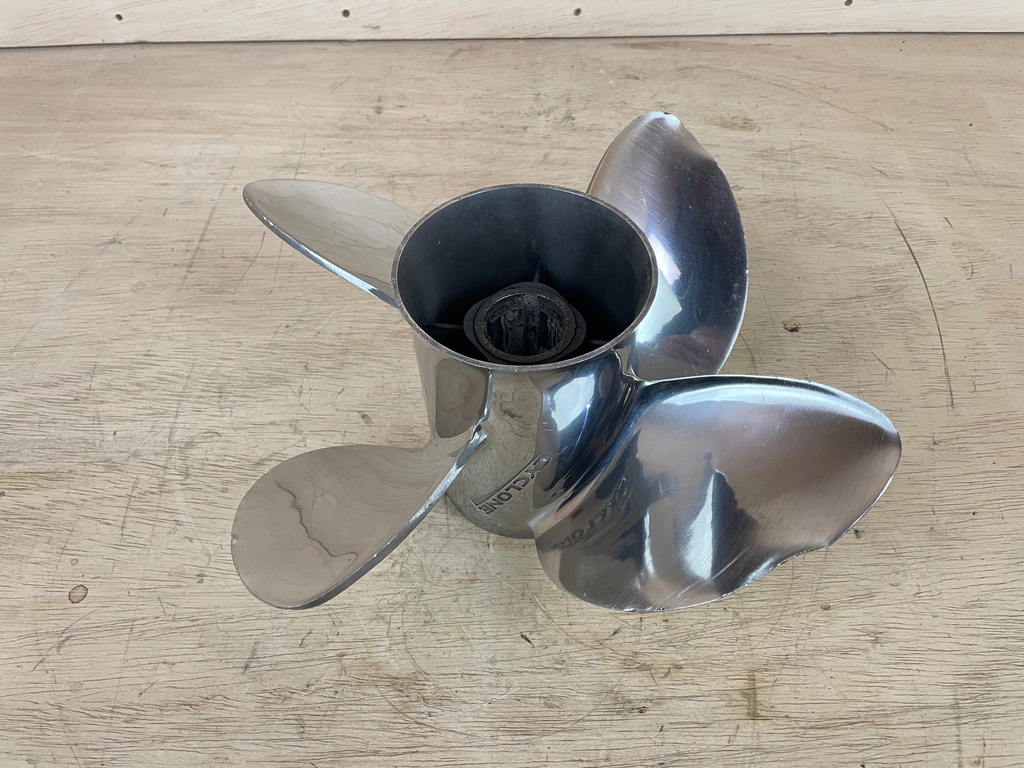 Evinrude Cyclone TBX 14 x 20" RH Stainless Steel Propeller 4 Blade 763944