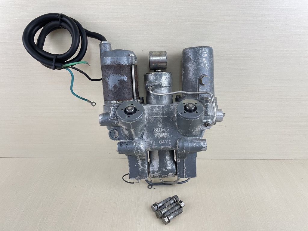 1991 Yamaha 70HP 2 Stroke Outboard Power Trim Tilt Unit Assembly 6H1-43800-10-EK