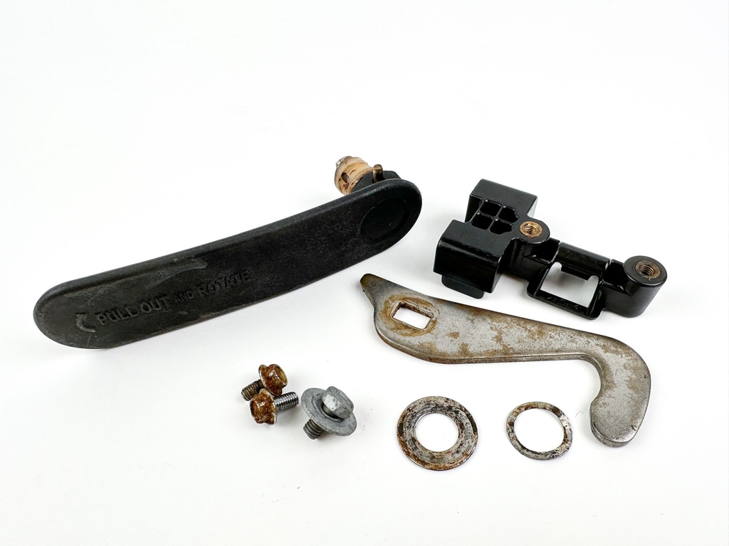 2007 Suzuki 150 HP 4 Stroke Outboard Port Latch Handle 61634-96J02 OEM