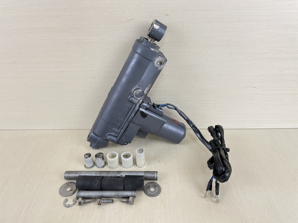 2007 Yamaha 20HP 4 Stroke Outboard Power Trim Tilt Unit Assembly 6AH-43840-00-4D