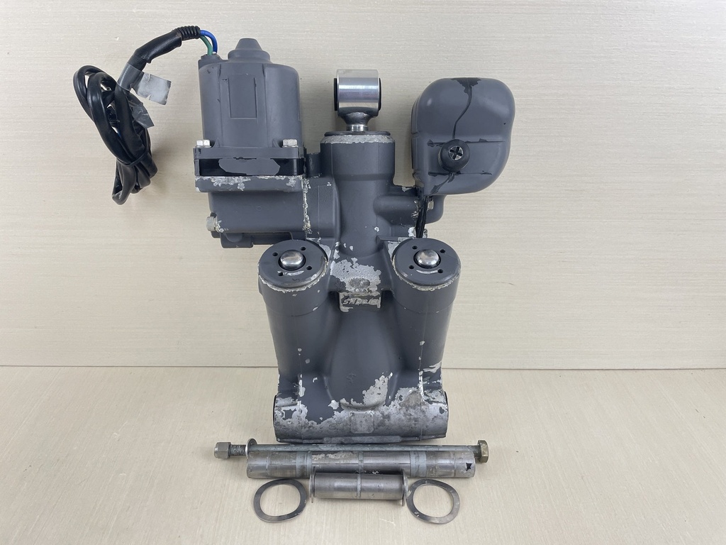 2001 Honda 90HP 4 Stroke Outboard Power Trim Tilt Unit Assembly 56000-ZW1-708