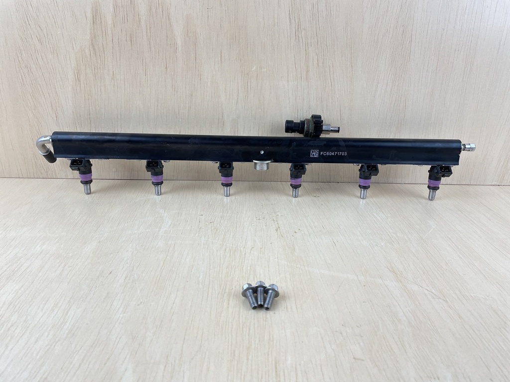 2006 Mercury 275HP Verado Outboard Engine Fuel Injector With Rail 8M0006027 895022A01