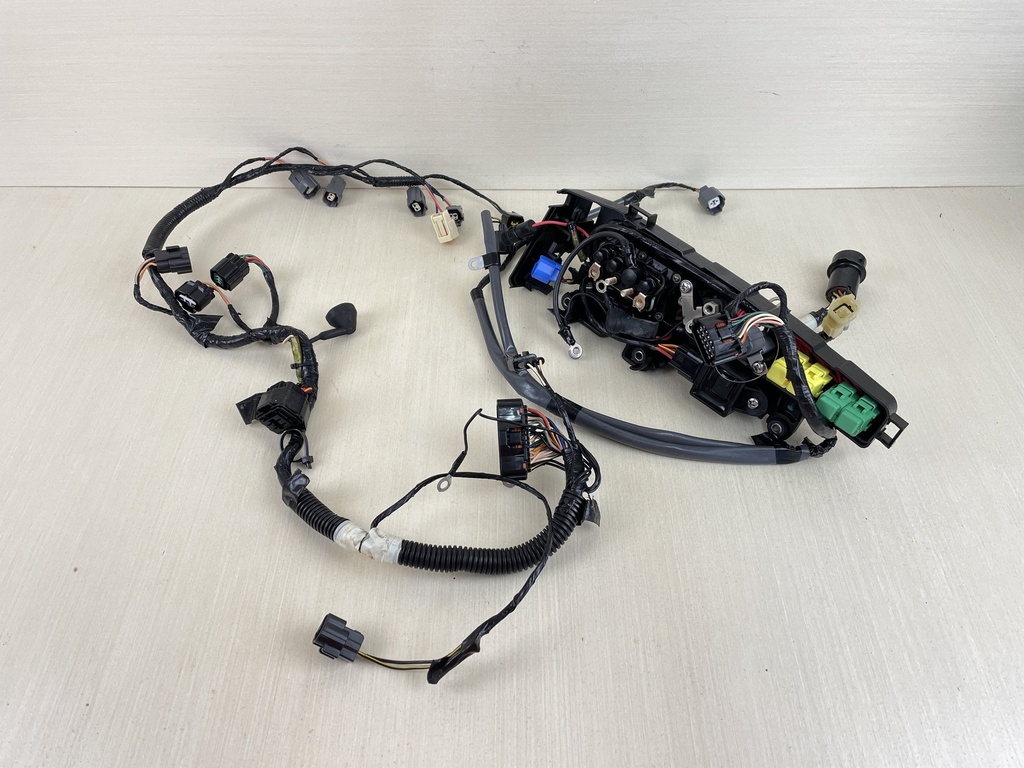 2005 Yamaha 115HP 4 Stroke Outboard Engine Wire Harness Assembly 68V-82590-40-00