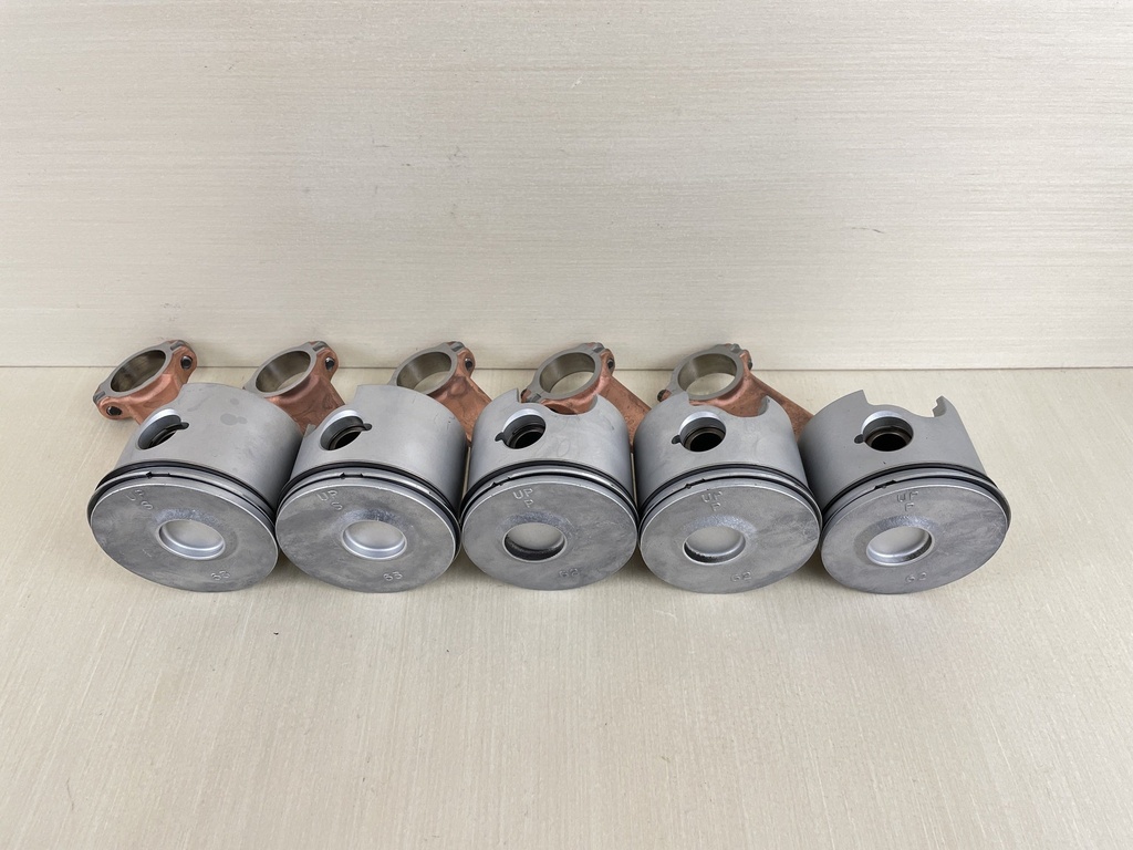 Mercury Outboard 2 Stroke 2.5L 135 150 175 HP Port Starboard Piston Set