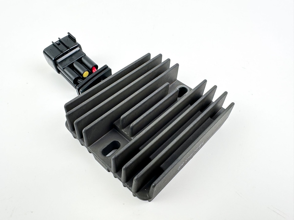 2012 Yamaha 115 HP 4 Stroke Outboard Rectifier & Regulator 68V-81960-10-00 OEM