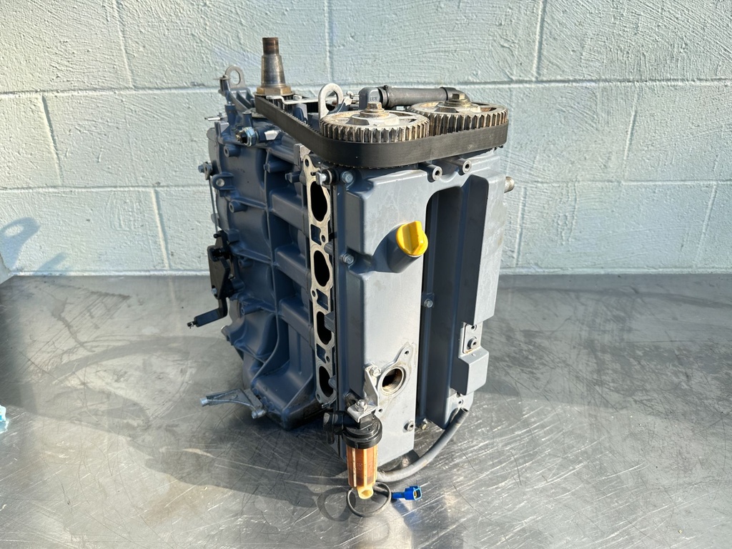 2004 Yamaha 115 HP 4 Stroke Outboard Powerhead 68V-W009B-04-1S OEM