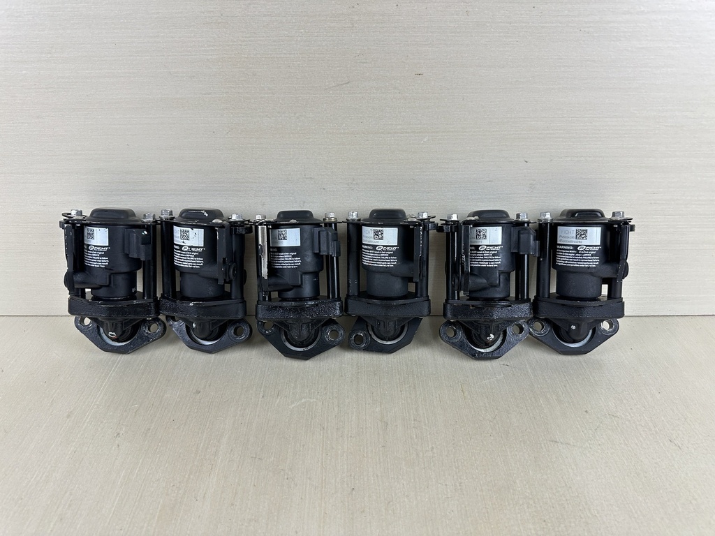 2001 Evinrude 250HP Ficht 2 Stroke Outboard Port & Starboard Fuel Injector Set