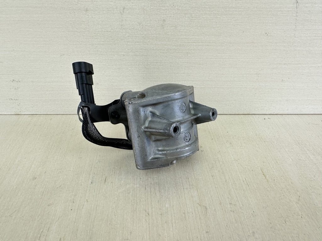 2007 Evinrude 150HP Etec 2 Stroke Outboard Port Left Fuel Injector 5007179