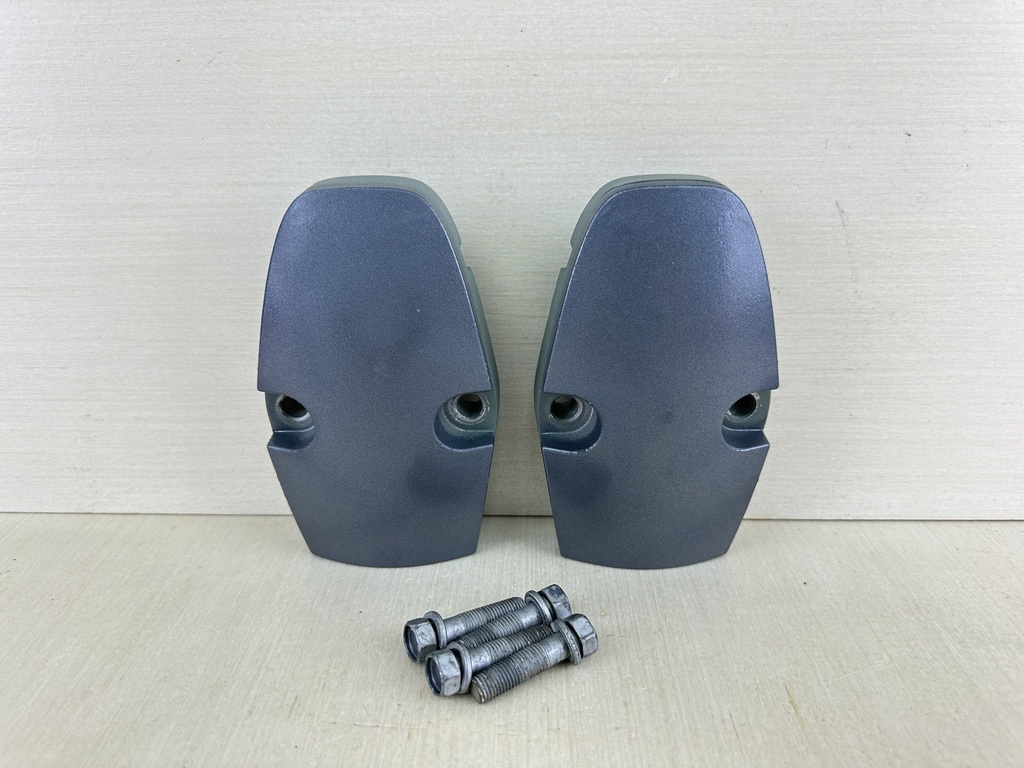 2003 Yamaha 80HP 4 Stroke Outboard Lower Motor Mount Cover Set 67F-44553-00-8D