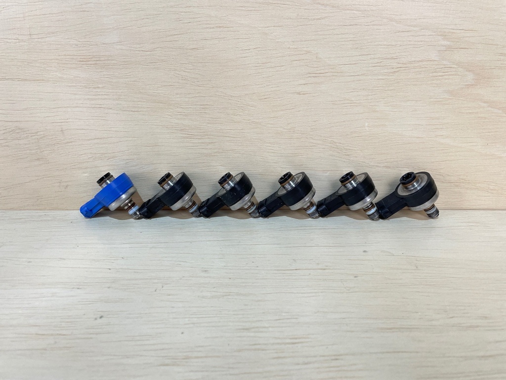 1998 Mercury Optimax 135HP Outboard Engine Air Injector Set 8500653