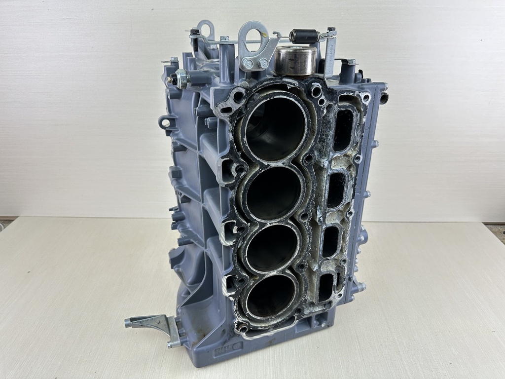 2003 Yamaha 80HP 4 Stroke Outboard Crankcase Assembly 67F-15100-04-00 - Parts / Repair