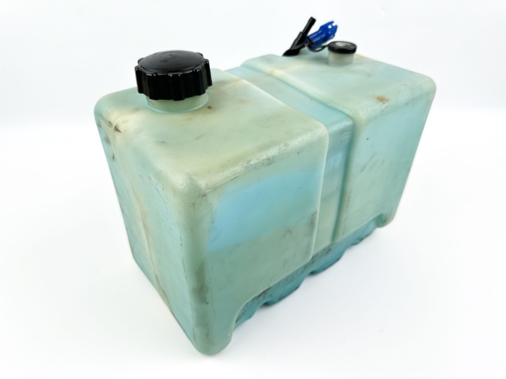 Yamaha Outboard Remote Oil Tank 2.8 Gallons 10.5L W/ Pump & Sensor
