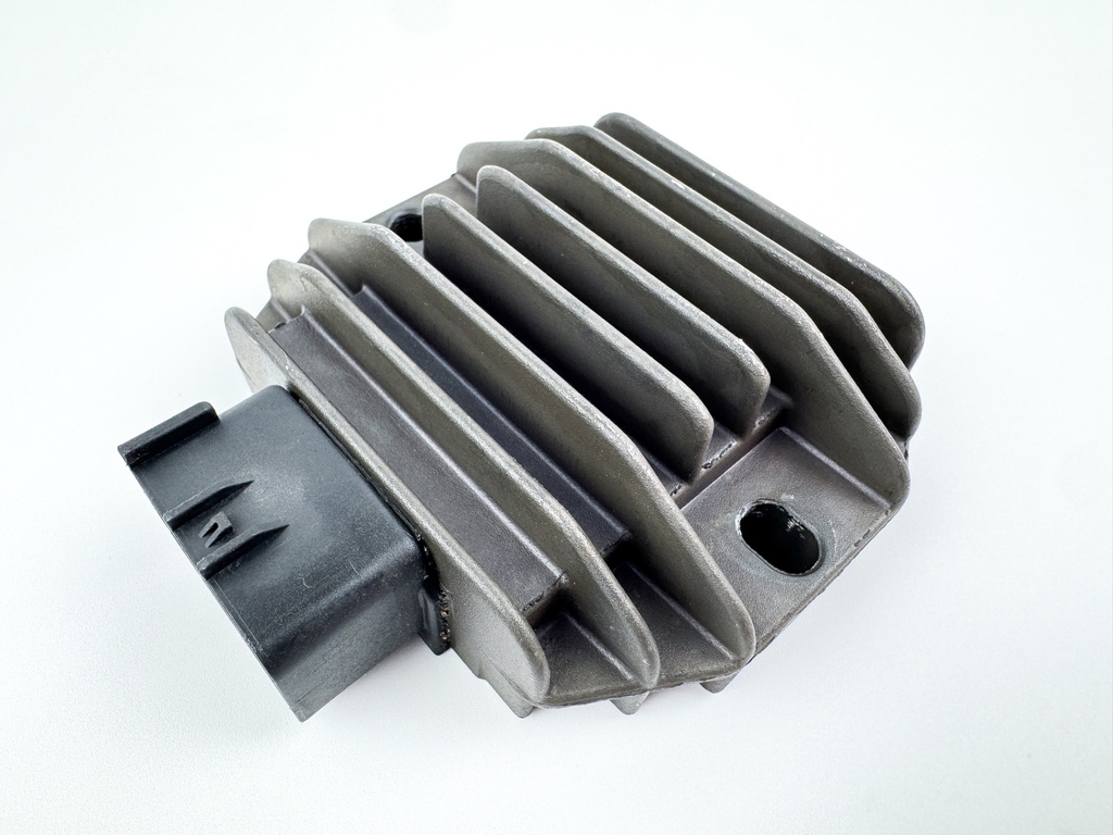 2006 Suzuki 50 HP 4 Stroke Outboard Rectifier & Regulator 32800-38F10 OEM