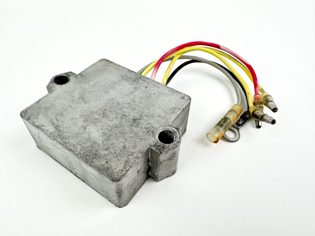 2001 Yamaha 25 HP 4 Stroke Outboard Rectifier & Regulator 65W-81960-00-00 OEM
