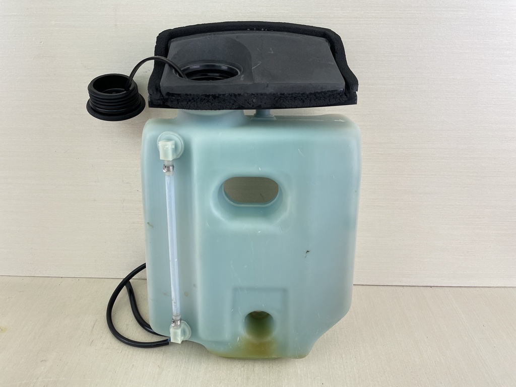 812778A1 Mercury 1989-1997 2 Stroke Oil Tank Reservoir 40HP