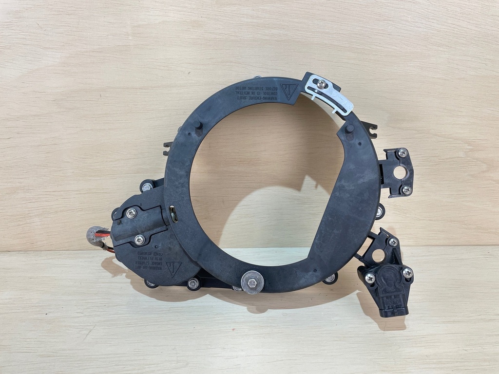 2000 Evinrude Ficht 175HP Flywheel Cover Assembly With Bolts 5004519