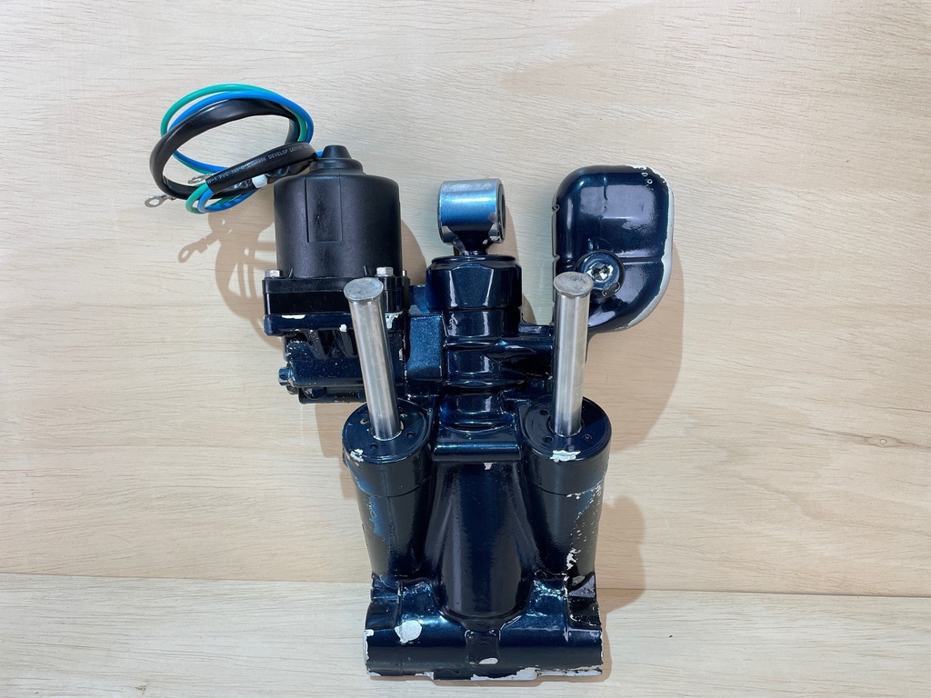 OMC Johnson Evinrude Hydraulic Power Trim And Tilt Assembly Unit New Motor