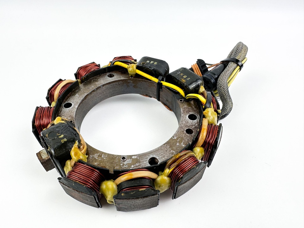 2001 Johnson 90 HP 2 Stroke Outboard Stator Assembly 0763760 OEM