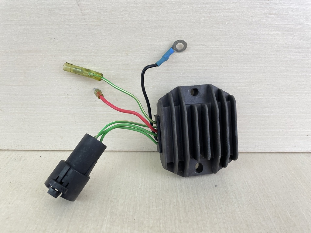 2000 Yamaha 50HP 4 Stroke Outboard Rectifier & Regulator Assembly 62Y-81960-00-00