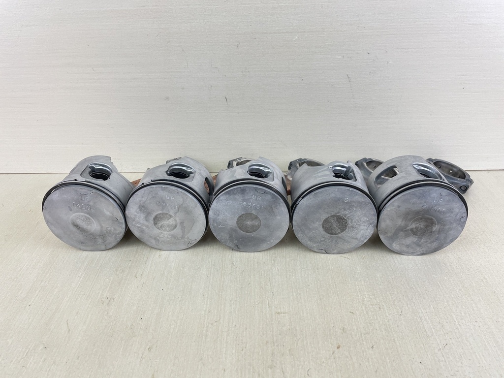 2002 Yamaha 200HP 2 Stroke Outboard Piston & Connecting Rod Set Of 5