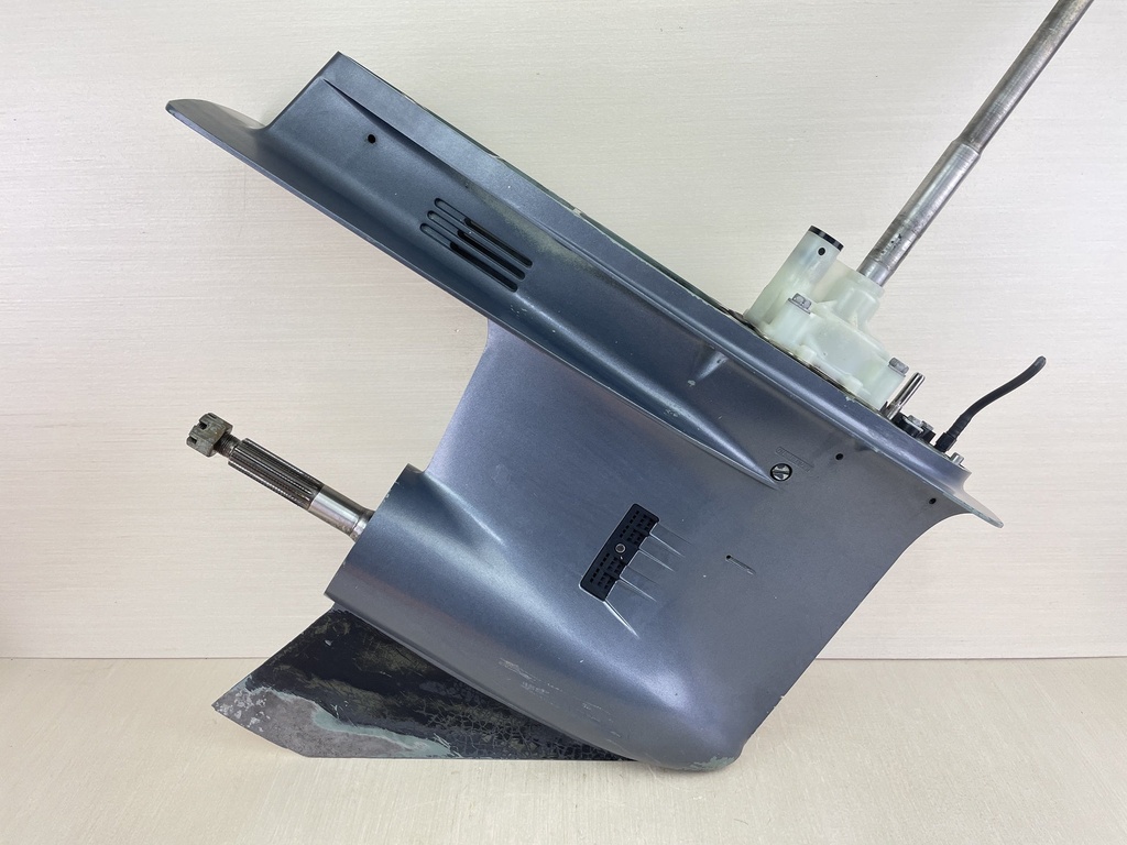 1996-2005 Yamaha 150 175 200 HP 2 Stroke 25" XL Lower Unit Gear Case 64E-45300-24-8D