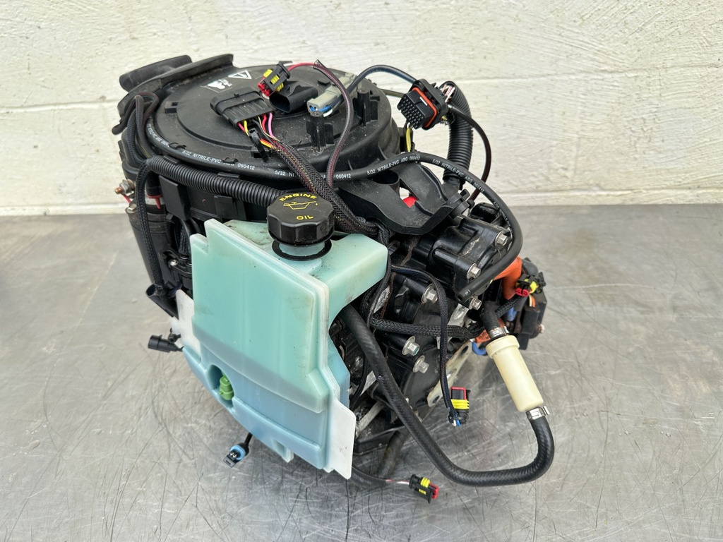 2013 Evinrude 30 HP 2 Stroke Outboard Powerhead 5008167 OEM