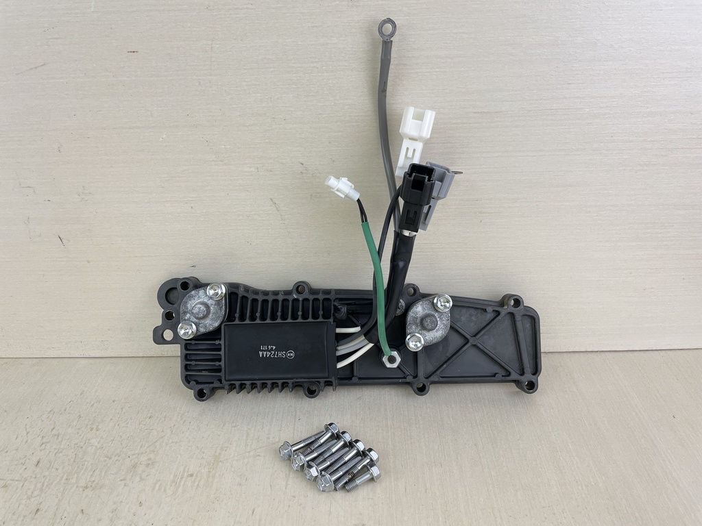 2005 Suzuki 140HP DF140 4 Stroke Outboard Rectifier Regulator Assembly 32800-90J30