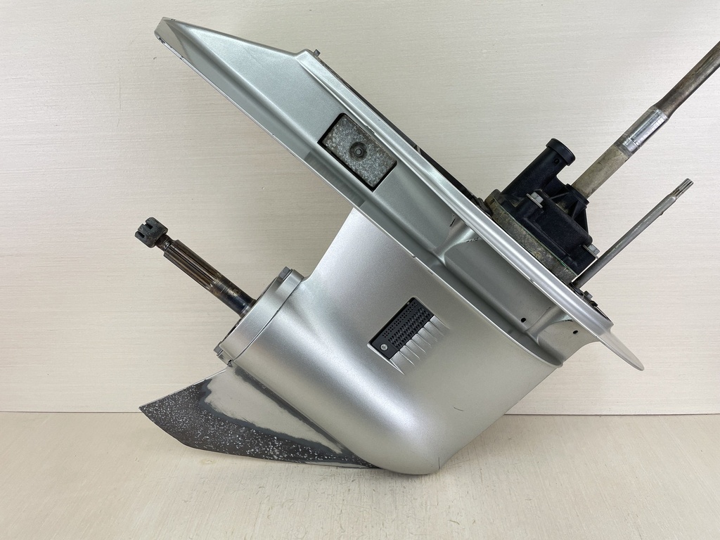 2000 Honda 115 130 HP 4 Stroke Outboard 25" Lower Unit Gear Case RH 41100-ZW5-810ZA