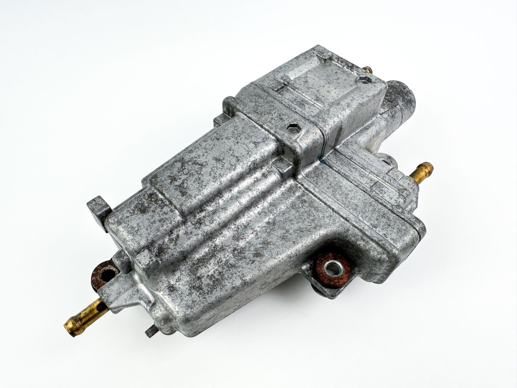 2000 Suzuki 70 HP 4 Stroke Outboard Vapor Separator Tank VST 15600-99E00 Cleaned