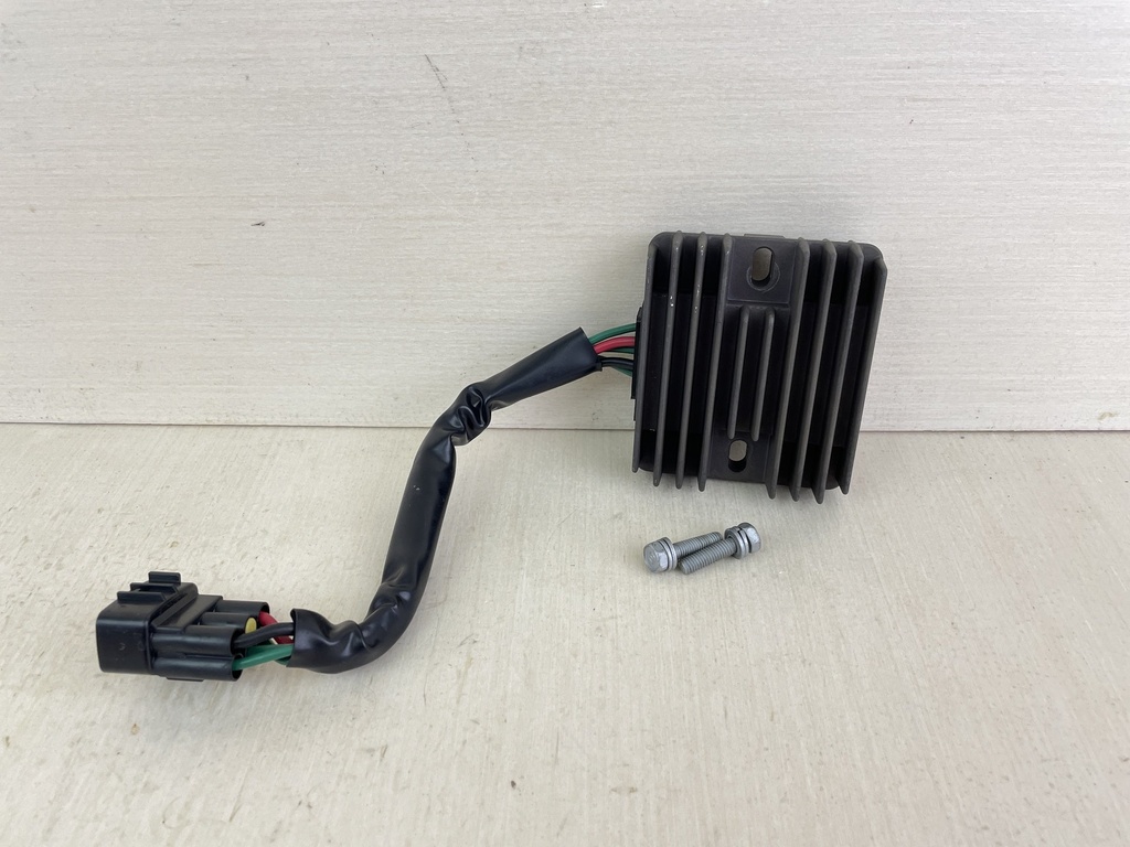 2016 Yamaha 90HP 4 Stroke Outboard Rectifier Regulator Assembly 6D8-81960-10-00