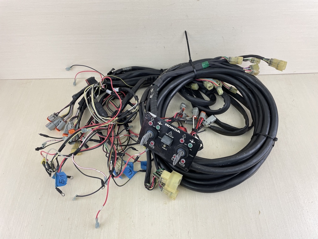 Honda Outboard Twin Engine Key Switch & Some Rigging