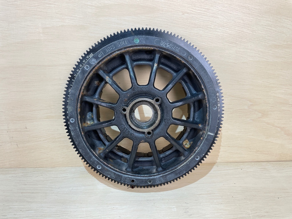 Evinrude Etec G2 200HP Outboard Engine Flywheel Assembly 5011559 5008961