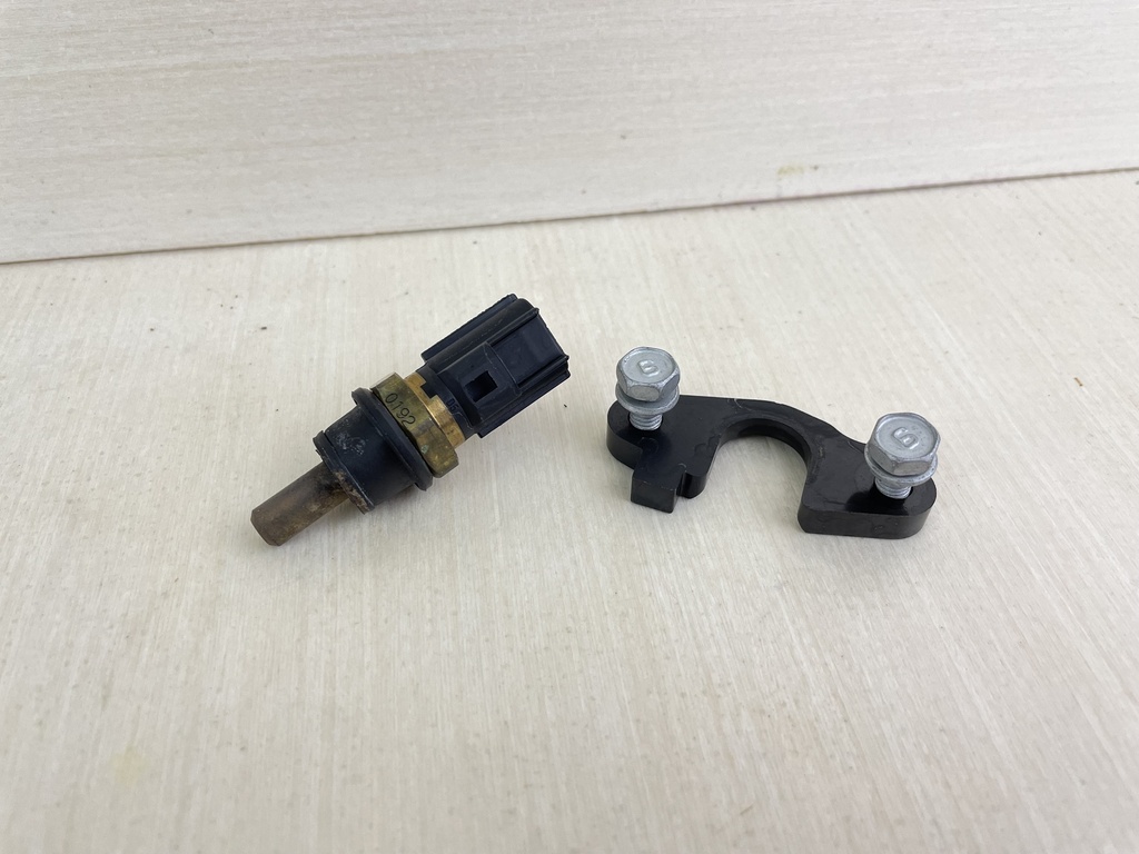 Yamaha 75 80 90 115 HP 4 Stroke Outboard Thermosensor Sensor 67F-85790-00-00