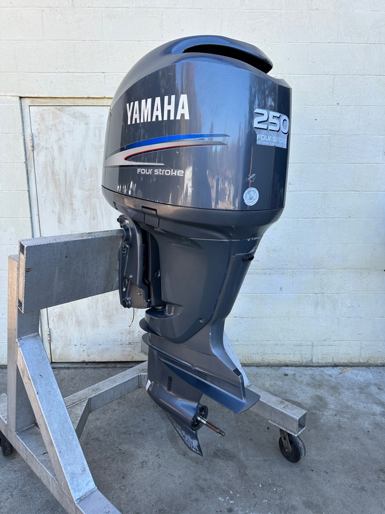 2007 Yamaha F250 250HP 4 Stroke Outboard Engine W/ 25" Counter Rotation
