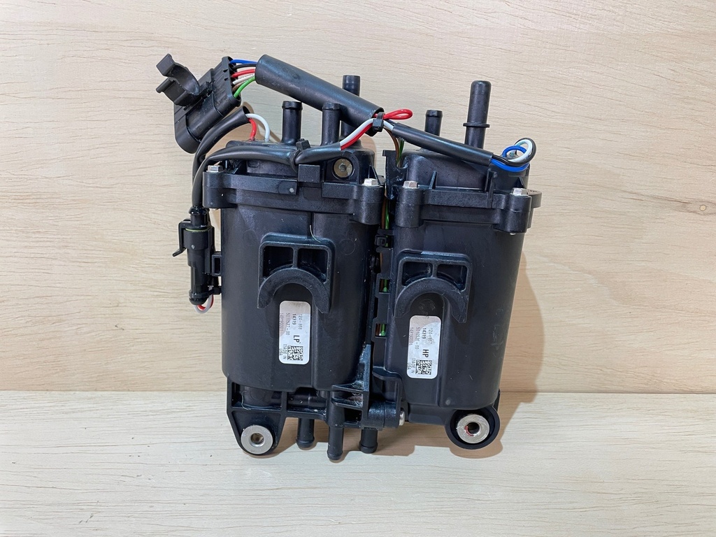 Evinrude Etec G2 150 - 200HP VST Fuel Reservoir & Pump Assembly 5010691