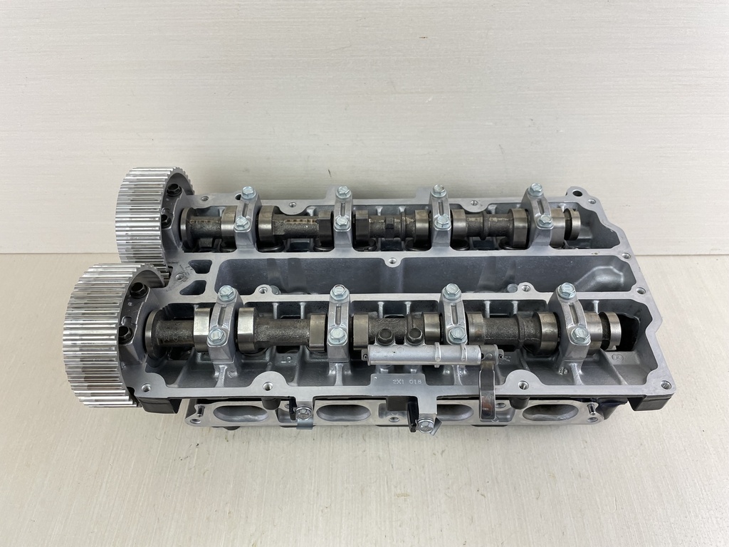 01-04 Yamaha 80 90 100HP 4 Stroke Outboard Cylinder Head 67F-W009A-20-1S