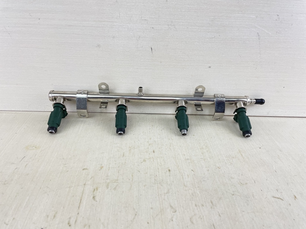 06-14 Yamaha 150HP 4 Stroke Outboard Delivery Pipe & Injectors 63P-13160-00-00