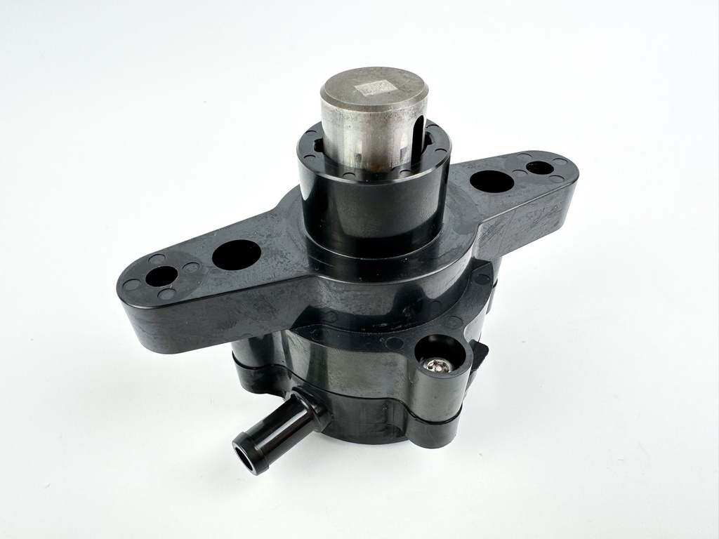 2016 Suzuki 175 HP 4 Stroke Outboard Fuel Pump 15100-96J01 OEM