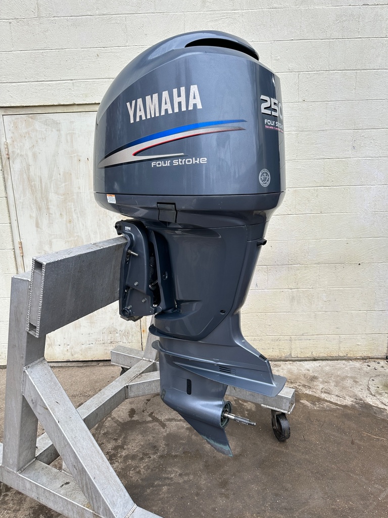 2008 Yamaha F250 250HP 4 Stroke Outboard Engine W/ 25" Shaft 546 Hours serviced