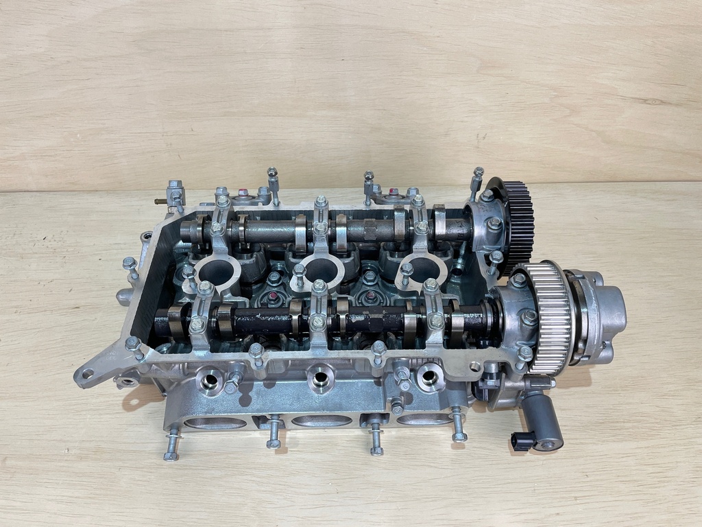 2015 Yamaha Vmax 250HP Starboard Side Cylinder Head Complete 6CB-W009A-01-00