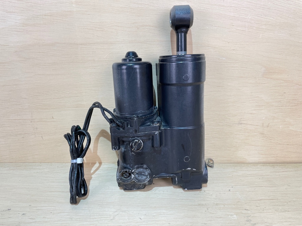 Johnson Evinrude 40HP 50 HP Power Trim & Tilt Unit 0438135 0435903