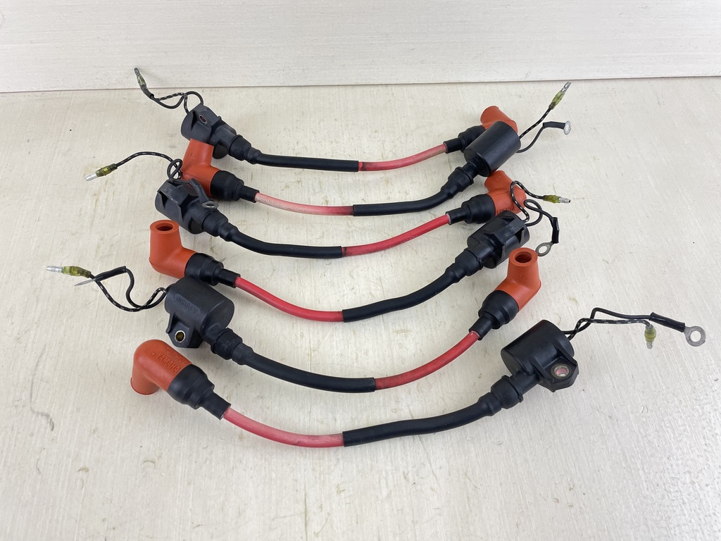 2001 Yamaha 225HP 2 Stroke Outboard Ignition Coil Set 61A-85570-00-00