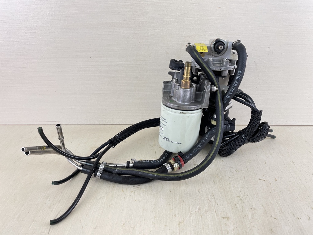 2000 Evinrude Ficht 175HP Oil Lift Pump And Injector 5001504 5005257