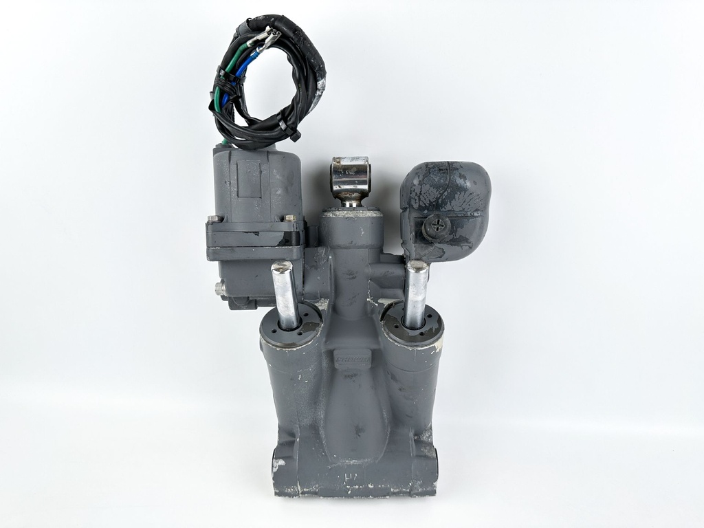2001 Honda 130 HP 4 Stroke Outboard Power Trim Tilt Unit 56000-ZW1-708 OEM