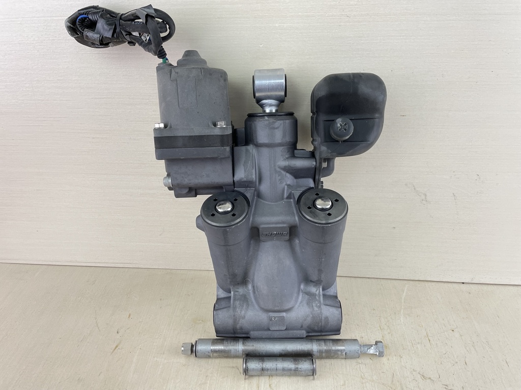 2002 + Honda 90 115 130 135 150 200 225 HP Outboard Power Trim Tilt Unit 56000-ZY3-063