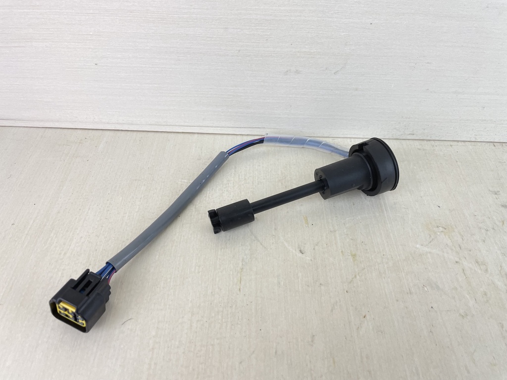 2002 Yamaha 200HP 2 Stroke Outboard Oil Level Gauge Assembly 67H-85730-01-00