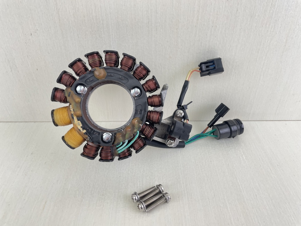 01-2004 Yamaha 50 60 HP 4 Stroke Outboard Stator W/ Base 64J-85510-00-00