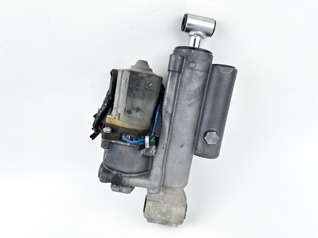 1996 Honda 50 HP 4 Stroke Outboard Power Trim Tilt Unit 56000-ZV5-823ZA - Needs Motor